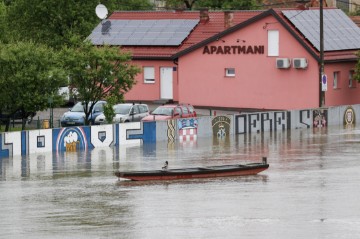 Visok vodostaj Kupe u Karlovcu