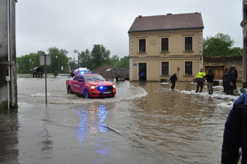 Nabujala Una došla u središte Hrvatske Kostajnice