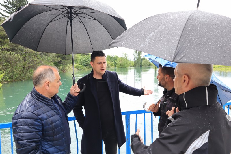 Državnik tajnik Tugomir Majdak obišao poplavljena vrgoračka polja