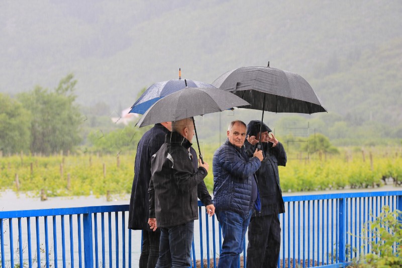 Državnik tajnik Tugomir Majdak obišao poplavljena vrgoračka polja