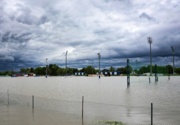 Poplavljen nogometni stadion Branko Čavlović-Čavlek