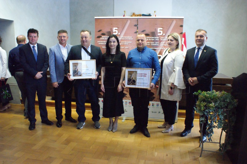 Josip Žmegač šampion je izložbe bučinih ulja održane u Varaždinu