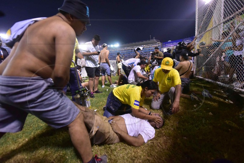 Zbog stampeda na stadionu Alianza kažnjena godinom dana igranja bez gledatelja