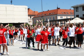 Varaždin: Tradicijska proslava završetka srednjoškolskog obrazovanja - quadrilla