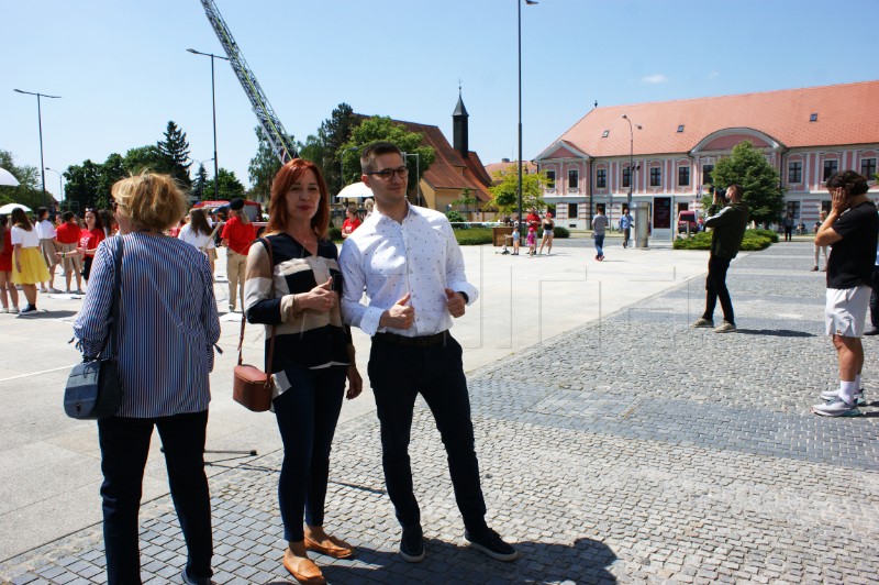 Varaždin: Tradicijska proslava završetka srednjoškolskog obrazovanja - quadrilla