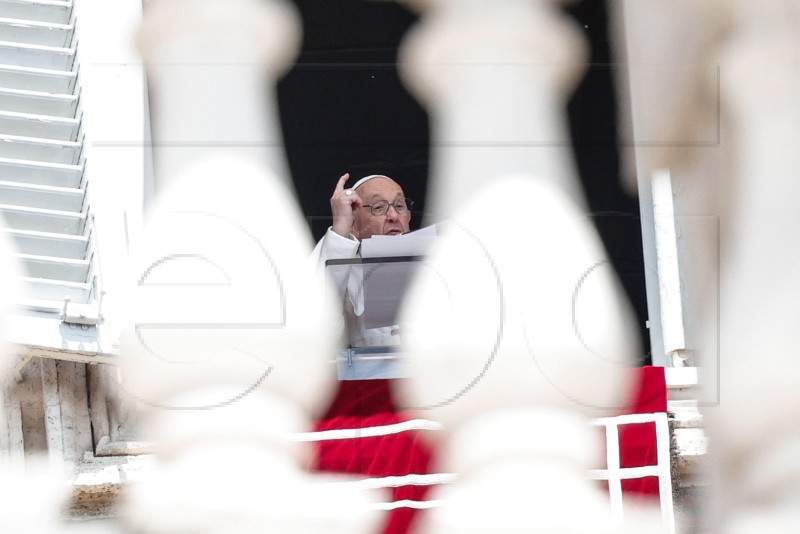 Papa Franjo u petak preskočio audijencije zbog povišene temperature