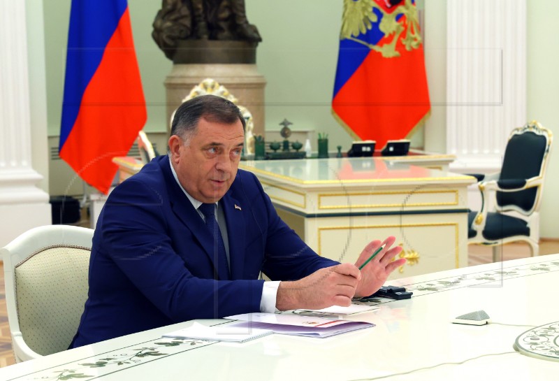 Dodik says Putin supports RS, makes no mention of secession