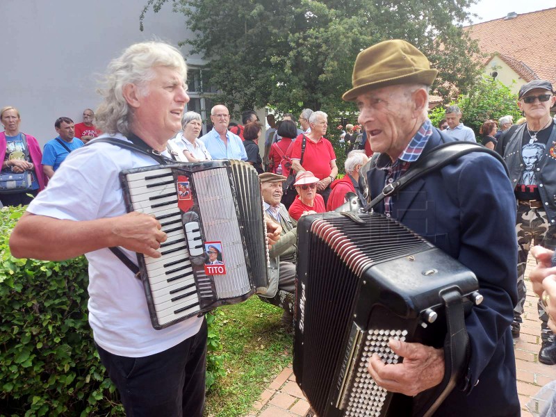 Tisuće ljudi na Danu mladosti - radosti u Kumrovcu