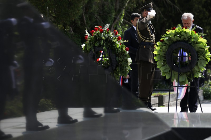 Polaganje vijenaca u povodu obilježavanja Dana Hrvatske vojske na Mirogoju