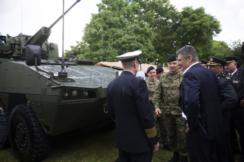 Milanović prisustvovao obilježavanju Dana Hrvatske vojske na Jarunu