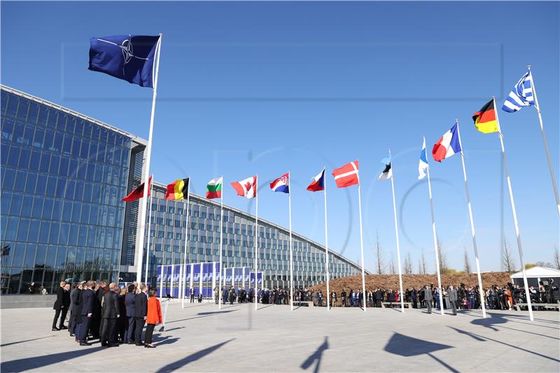 NATO provodi vojne manevre na Arktiku, obećao zaštitu nove članice Finske 