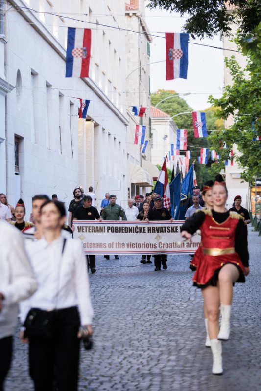 Split:  Mimohod postrojbi s ratnim zastavama