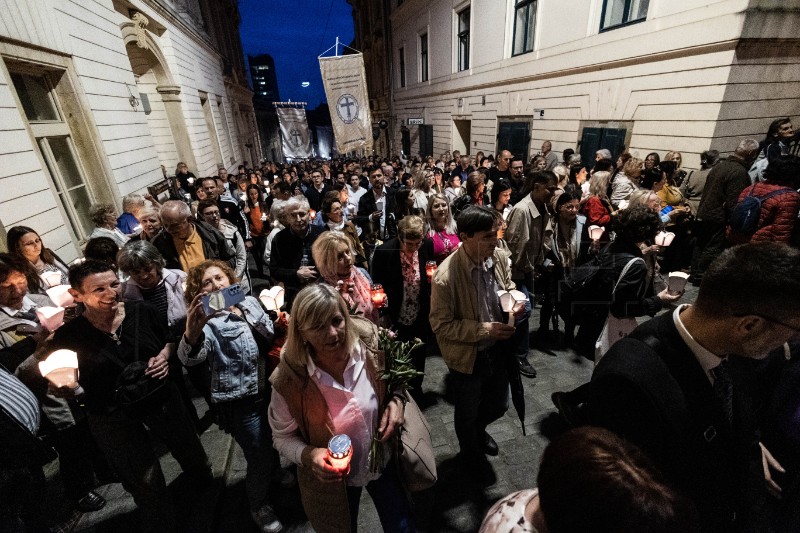 Svetkovina Majke Božje od Kamenitih vrata - procesija