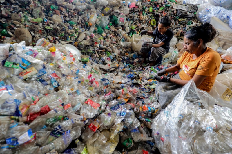 SRI LANKA  PHOTO SET WORLD ENVIRONMENT DAY 2023 PLASTIC WASTE