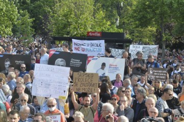 Beograd: Peti građanski prosvjed mjesec dana nakog tragedije u školi