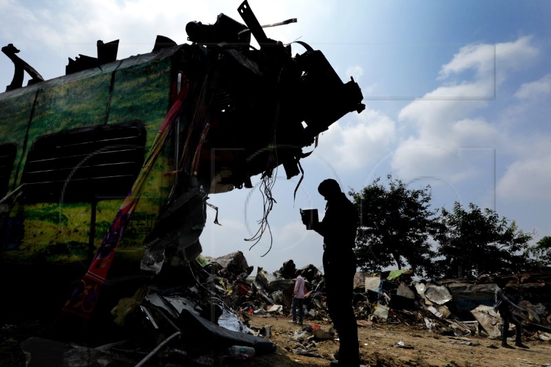 INDIA TRAIN ACCIDENT 