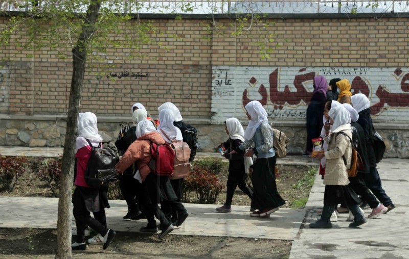 AFGHANISTAN SCHOOL GIRLS POISONED 