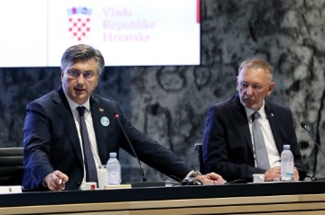 Plenković: Povećati dostupnost interneta i digitalnih sadržaja te osposobiti građane