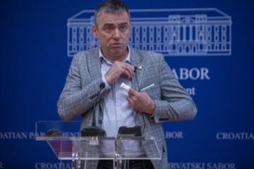 Tiskovna konferencija Stipe Mlinarića