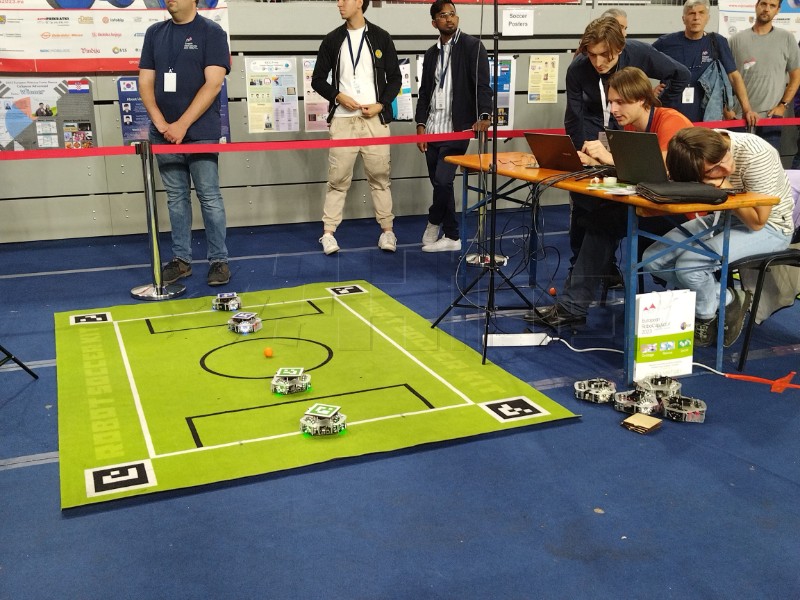 U Varaždinu započelo 4. europsko natjecanja u robotici