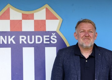 Robert Prosinečki službeno predstavljen kao trener NK Rudeša