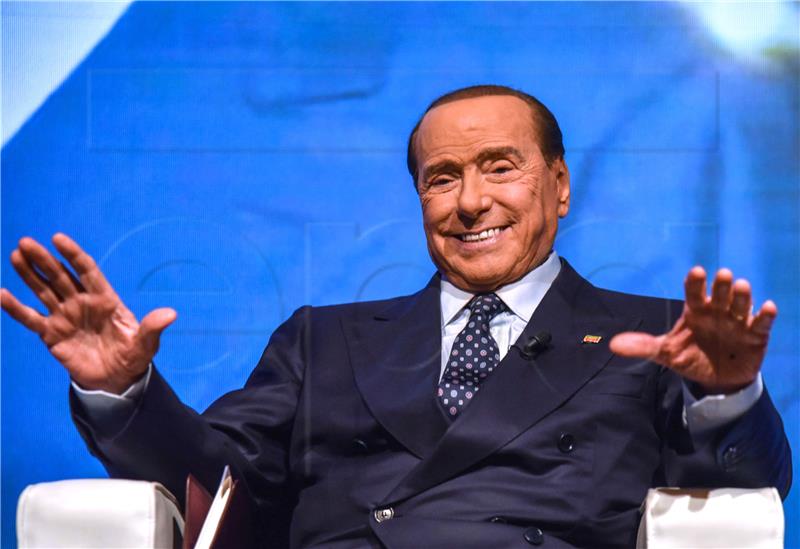 Umro je Silvio Berlusconi 