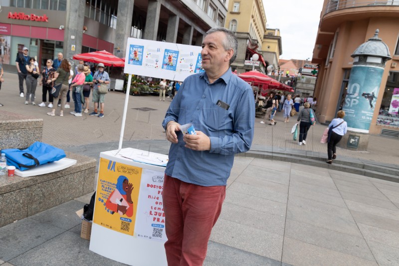 Prikupljanje potpisa za dostojanstvene plaće tekstilnih radnica