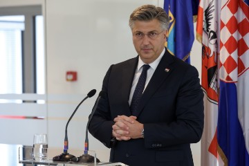 Plenković na otvorenju Veteranskog centra Petrinja