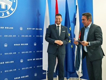 Osijek: Uručeni ugovori u sklopu "Projekta Osijek 4" 