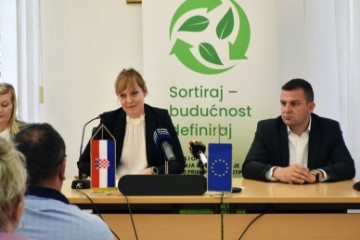 Bjelovar: Predstavljen projekt sortirnice otpada