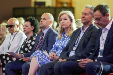 Konferencija "Pristupačna budućnost" u organizaciji HAKOM-a i Poslovnog dnevnika