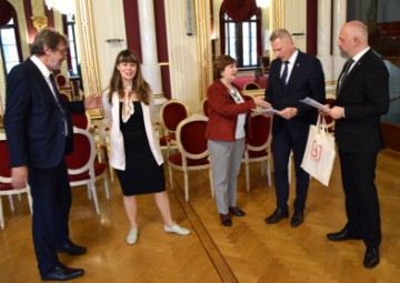 Osječki HNK i Grad Osijek podržali inicijativu osnivanja Hrvatske drame u Subotici