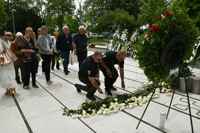 Slavonski Brod: Spomen na 402 djevojčice i dječaka poginulih u Domovinskom ratu