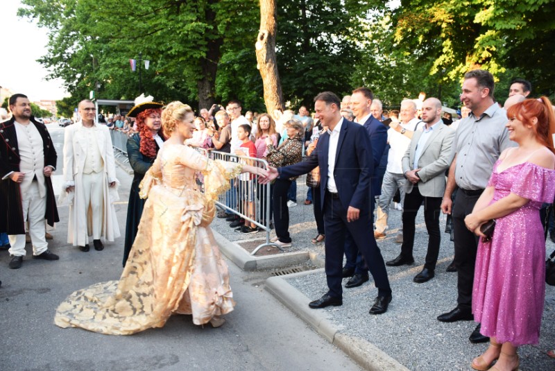 Terezijana: Više od 700 kostimiranih sudionika na bjelovarskom korzu