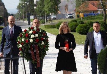 Vijenci na Mirogoju u povodu Dana antifašističke borbe