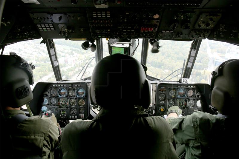 MORH: Helikopter i avion Pilatus u potrazi za srušenim vojnim helikopterom 