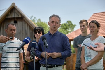 SNV: Potpisan ugovor o izgradnji desete zamjenske kuće na Banovini