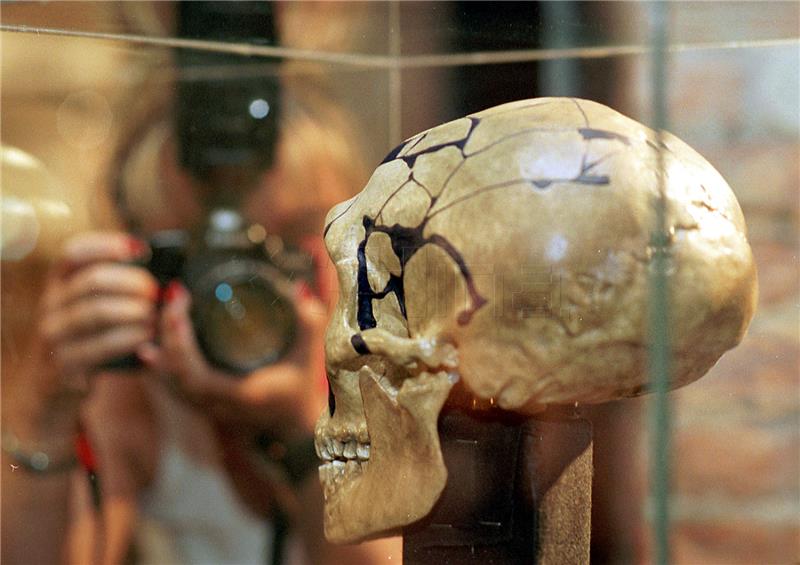U Francuskoj otkrivena 57.000 godina stara neandertalska umjetnost