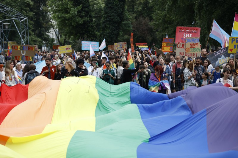 Sarajevo: Povorkom ponosa LGBTIQ zajednica upozorila na stalnu diskriminaciju