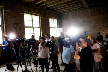 Konferencija za medije Tomaševića i zamjenika