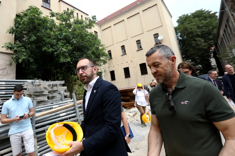 Konferencija za medije Tomaševića i zamjenika