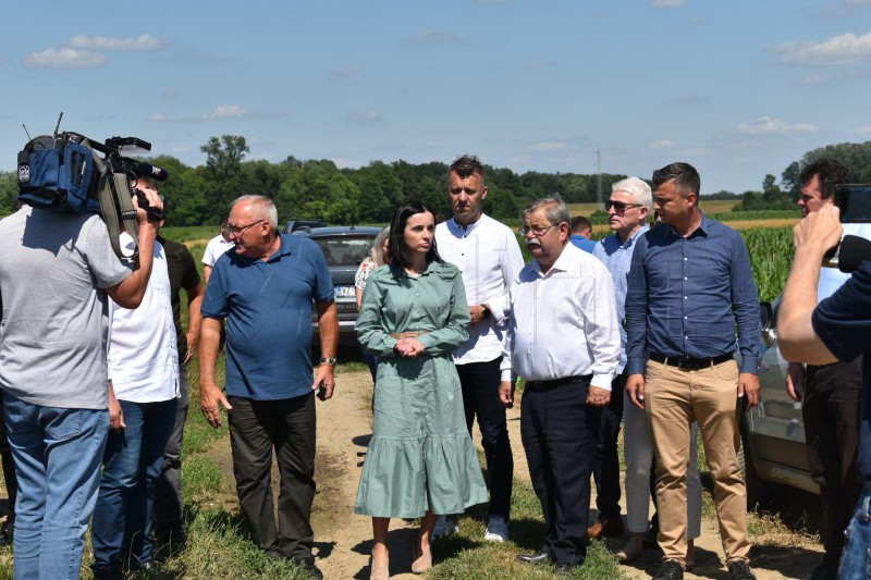 Ministrica Vučković obišla tučom pogođena područja u Varaždinskoj županiji