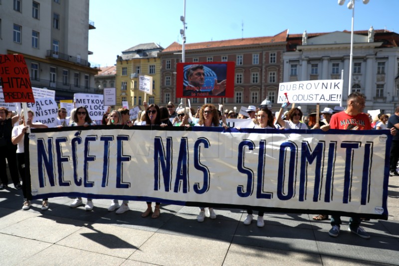 Mirni prosvjed Sindikata državnih i lokalnih službenika i namještenika RH