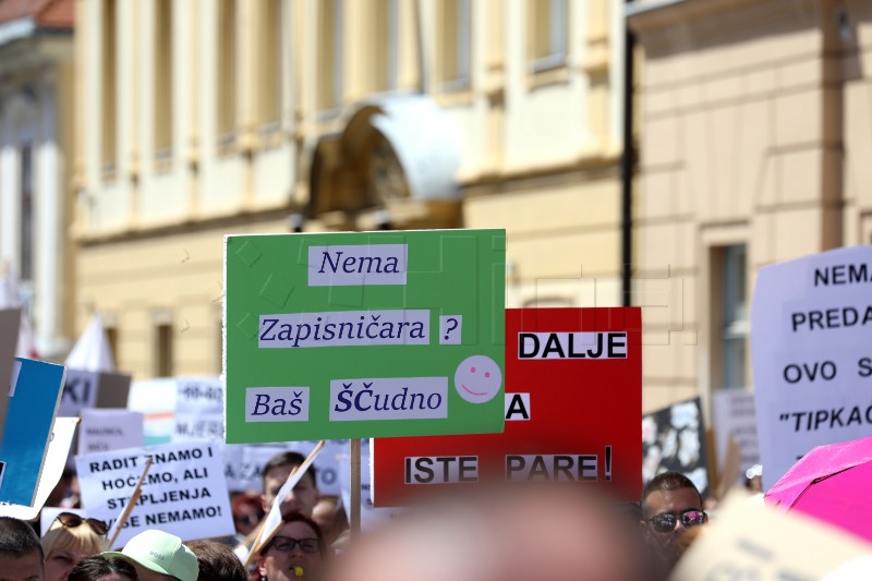 Mirni prosvjed Sindikata državnih i lokalnih službenika i namještenika RH