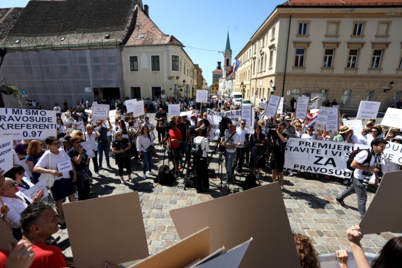 Mirni prosvjed Sindikata državnih i lokalnih službenika i namještenika RH