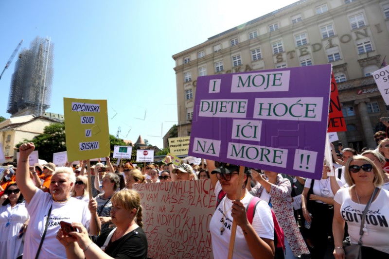 Mirni prosvjed Sindikata državnih i lokalnih službenika i namještenika RH