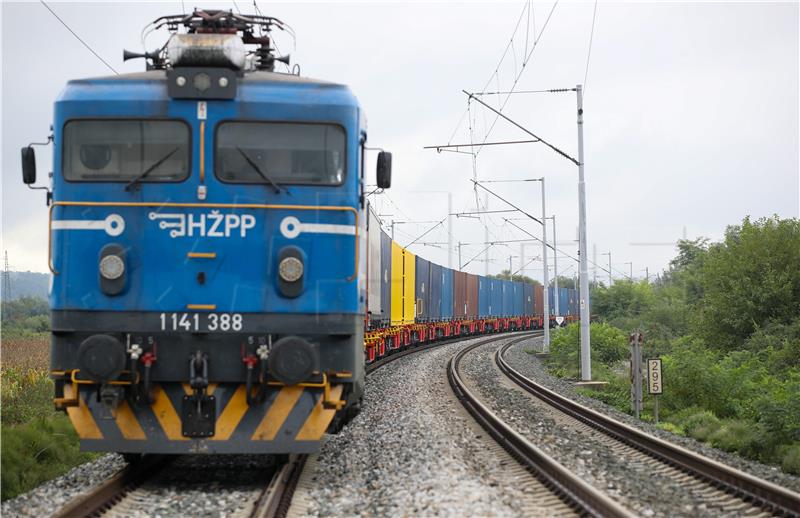 Seasonal train service to connect Slavonia and Dalmatia