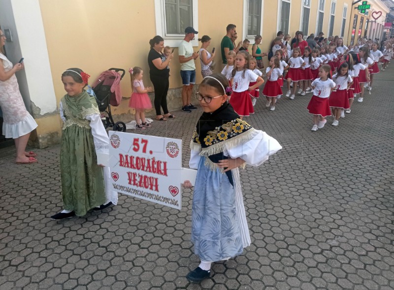 Na Malim vezovima 31 dječja folklorna skupina