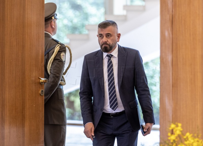 Milanović spokesman: Media minister assisting political wedding of govt, Hanza Media