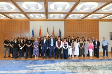 President receives Croat expat ensemble and Maori performers from N. Zealand 